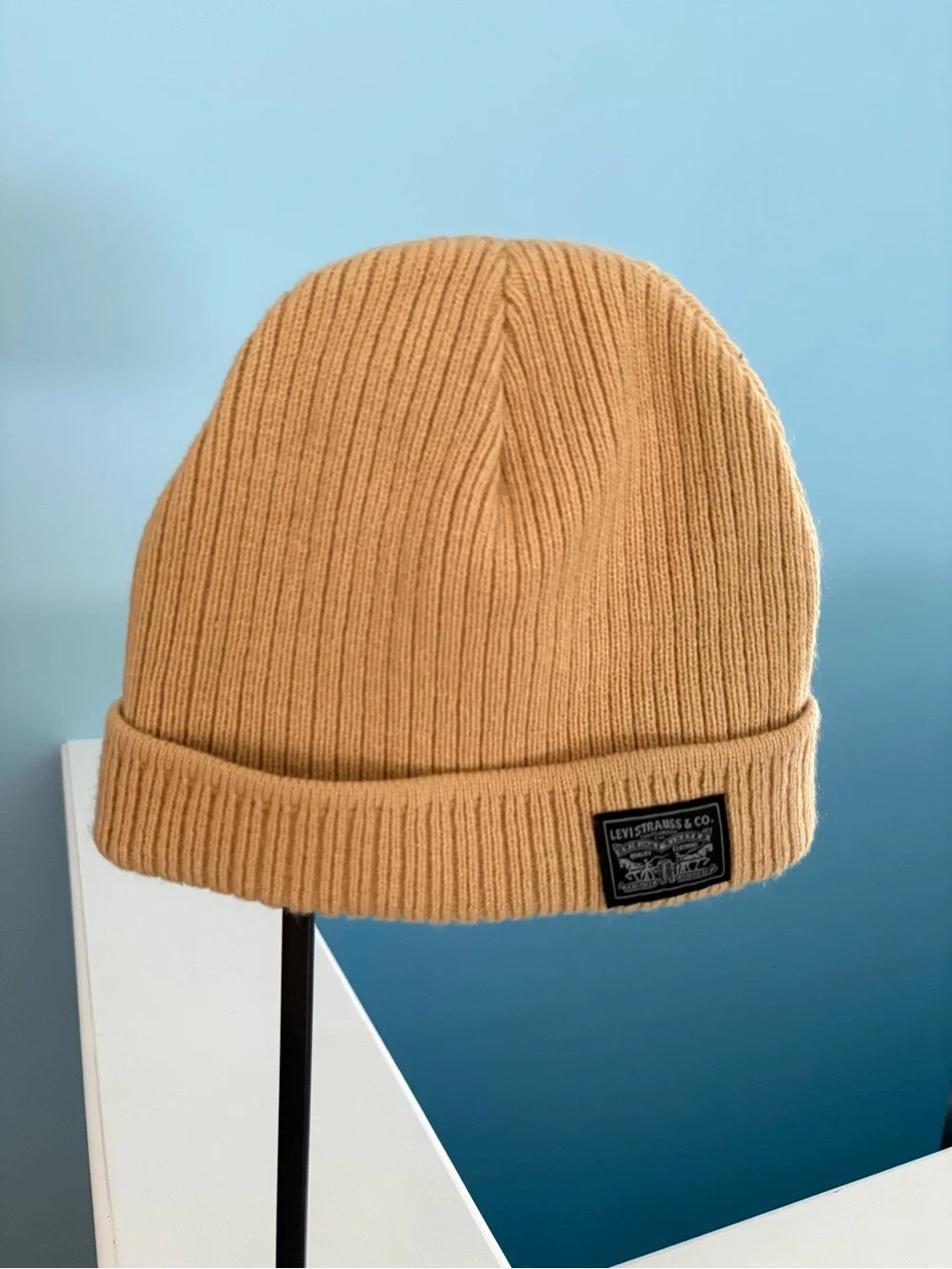 Levi's Backpatch Ribbed Knit Beanie